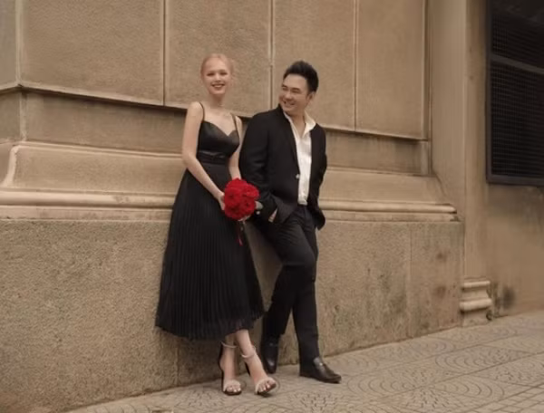 Cụ thể, nhân dịp Valentine trắng, Xemesis đã gây chú ý khi khoe được bà xã tặng quà.