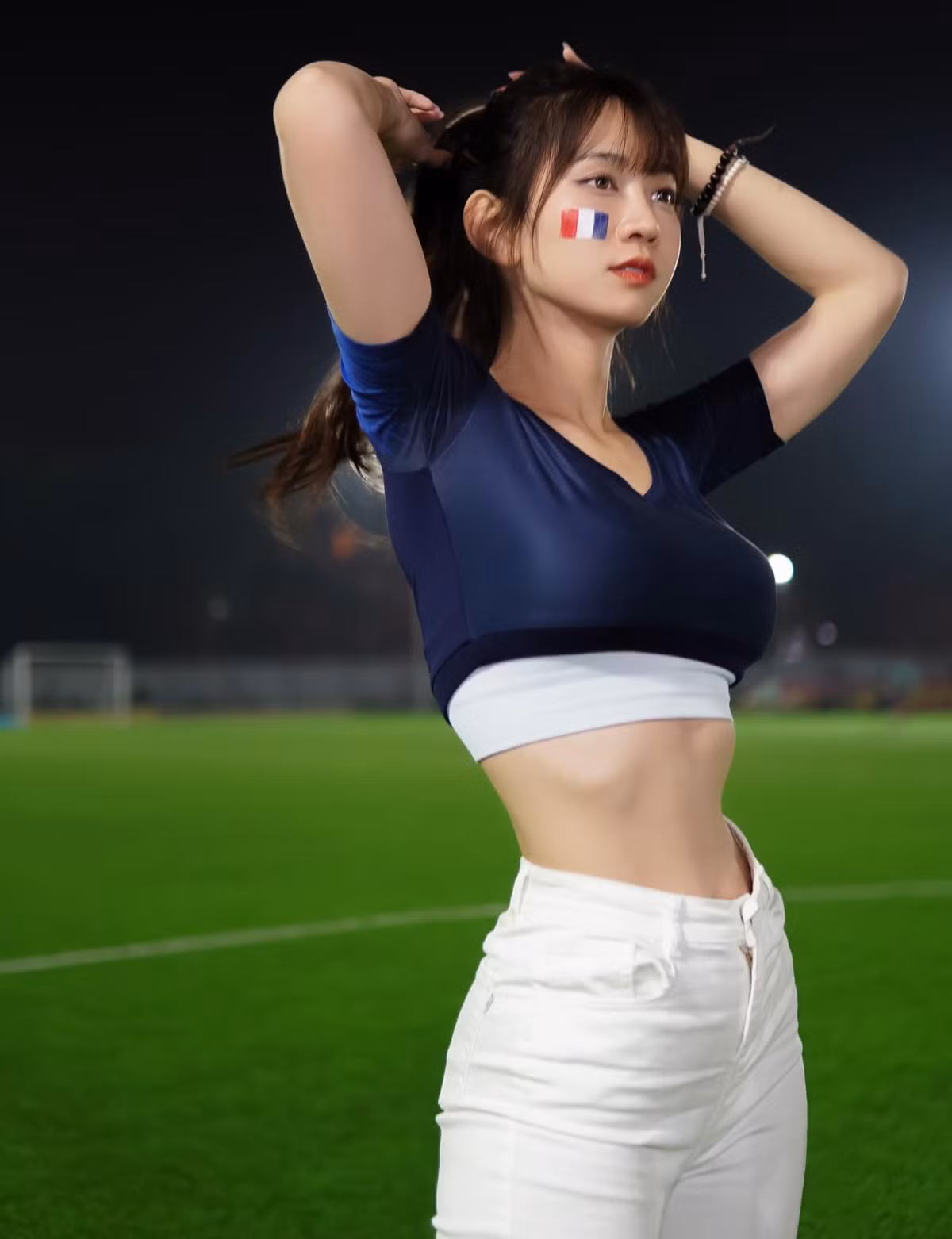 Với sắc vóc hình thể chuẩn chỉnh cùng khí chất ngút ngàn giúp Lê Bống chiếm trọn spotlight dù phong cách thời trang nào.
