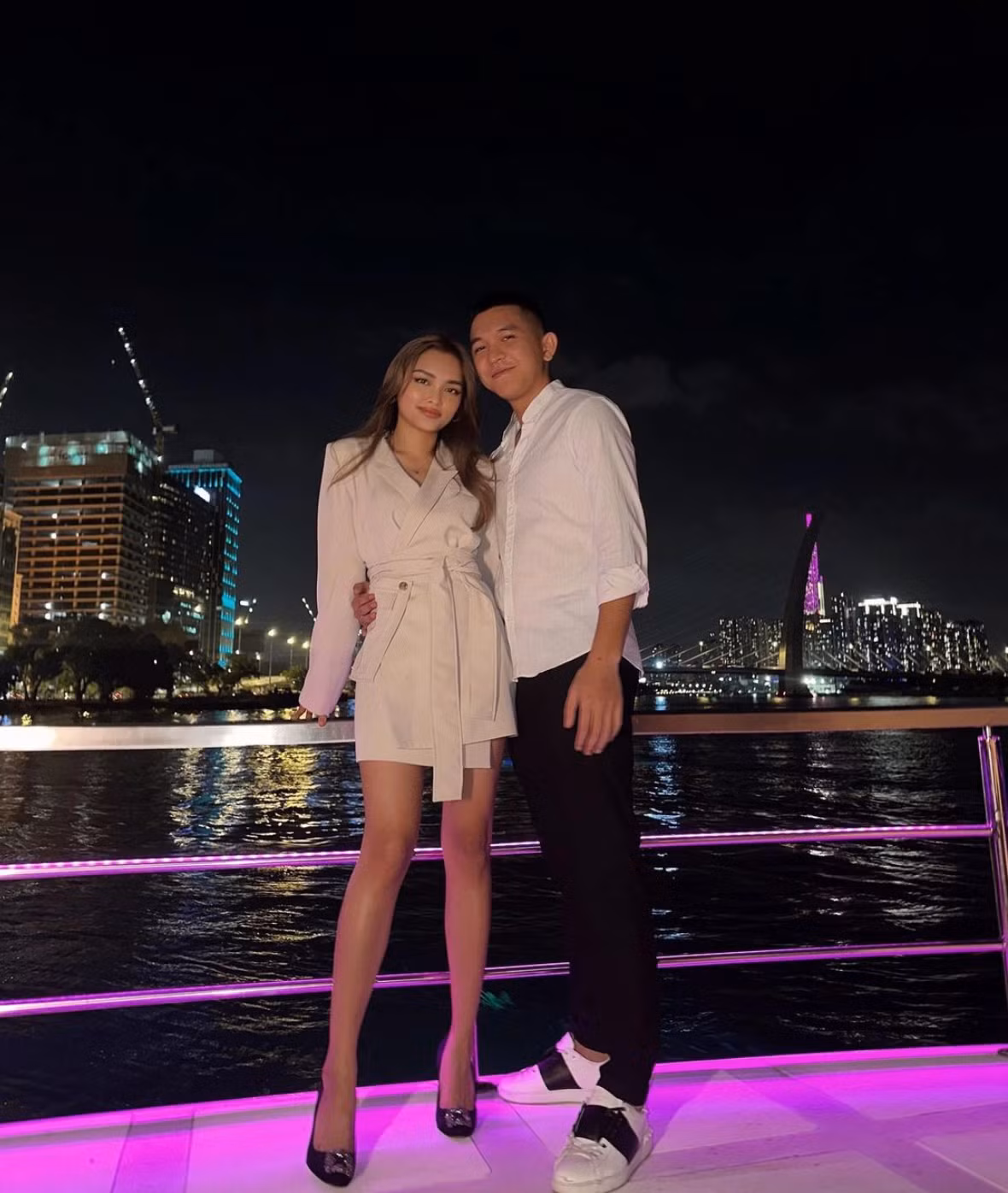 Cách đây không lâu, Linda Ngô và Phong Đạt cũng khiến dân tình trầm trồ khi chia sẻ về chuyến du lịch 9 nước châu Âu như Pháp, Italia, Thuỵ Sĩ, Tây Ban Nha,...