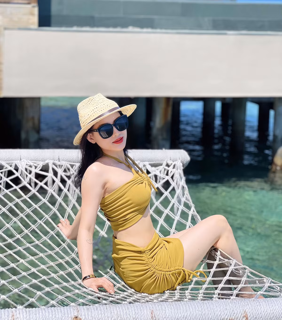 Hiện tại Hà Linh có trong tay nhiều thành tựu sau nhiều năm lăn lộn với nghề. Cụ thể kênh Ha Linh Official của cô đã đạt 1,87 triệu người đăng ký, kênh TikTok chính thức cũng có số lượng follow lên đến 3,3 triệu người.