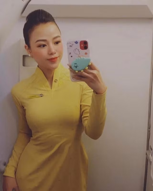 Nhan sắc rạng rỡ cùng những hình ảnh sang chảnh Phương Ly khoe trên trang cá nhân thu hút không ít sự chú ý.