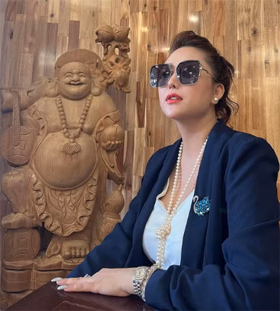 Sau khi ly hôn chồng trẻ Bảo Duy, hiện Phi Thanh Vân đang trong tình trạng độc thân và tập trung vào công việc kinh doanh mỹ phẩm.