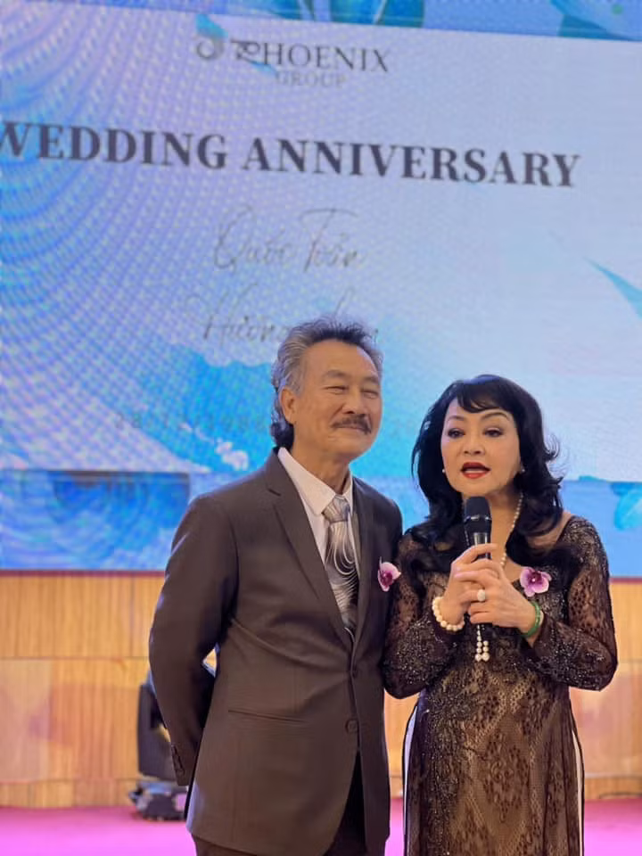 Hương Lan cho biết, cuộc hôn nhân thứ hai của bà cũng trải qua những hờn ghen, giông gió khi chồng bay bướm nhưng rồi mọi chuyện cũng qua. Bà tha thứ cho chồng còn ông thì đã biết lỗi. (Ảnh: FBNV)