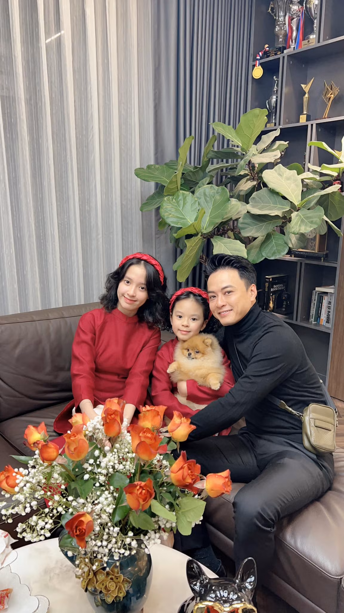 Được biết, gia đình nam diễn viên rất yêu thể thao và thường xuyên tham gia các giải chạy gia đình.