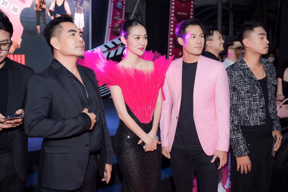 Vai chính trong "Lật mặt 6" đánh dấu sự trở lại với phim điện ảnh của nam diễn viên Trung Dũng sau 10 năm kể từ lần đóng "Lạc giới".