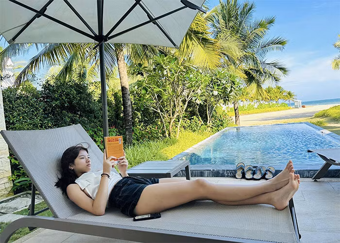 Bảo Tiên được cho là có khuôn mặt giống bố nhưng vóc dáng, đôi chân dài miên man thì thừa hưởng từ mẹ.