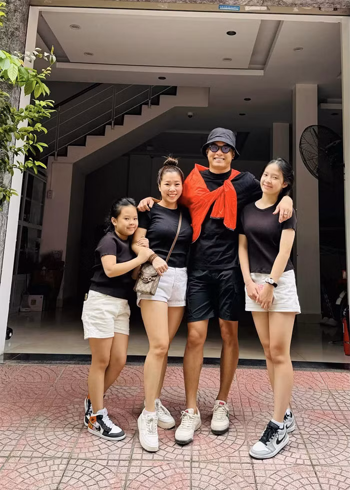 Thời gian này, Hồng Đăng thường xuyên đưa vợ con đi chơi, đi du lịch.