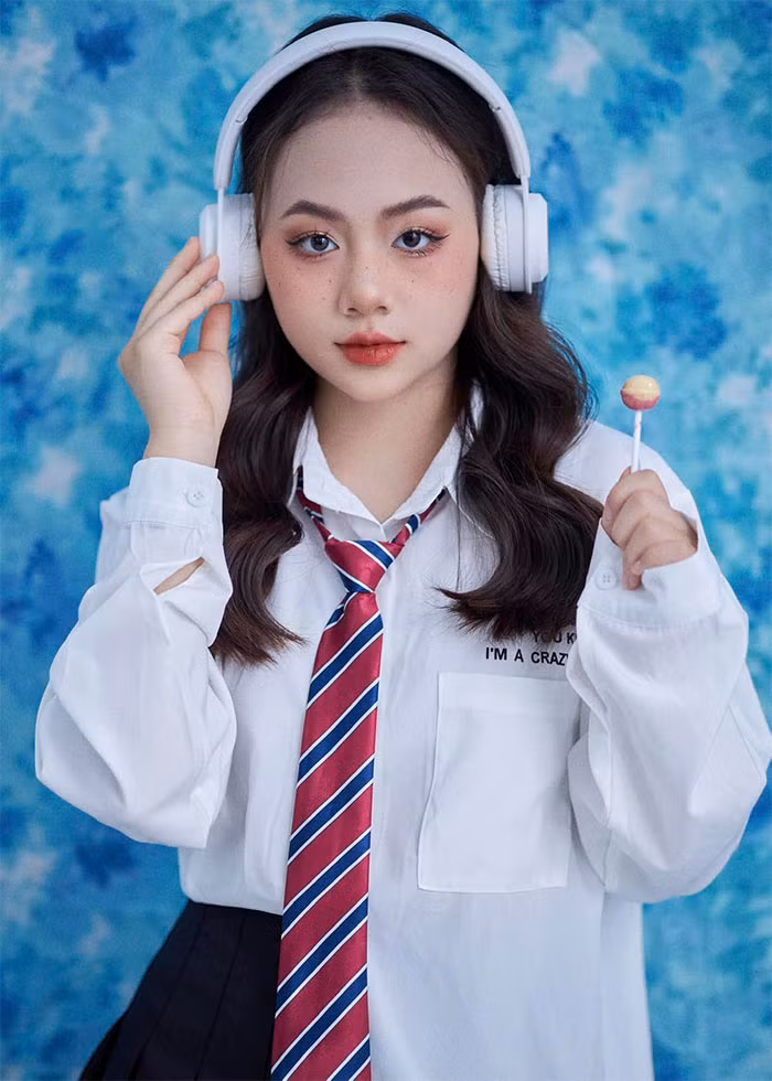 Hiện Hồng Nhung đang học lớp 8 tại một trường cấp 2 ở Hà Nội. (Ảnh: FBNV)