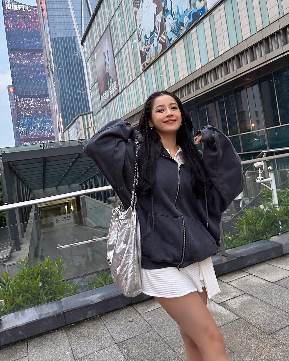 Hot girl người Việt tham gia show "Tỷ tỷ đạp gió rẽ sóng" khiến fan trầm trồ trước nhan sắc "không phải dạng vừa".