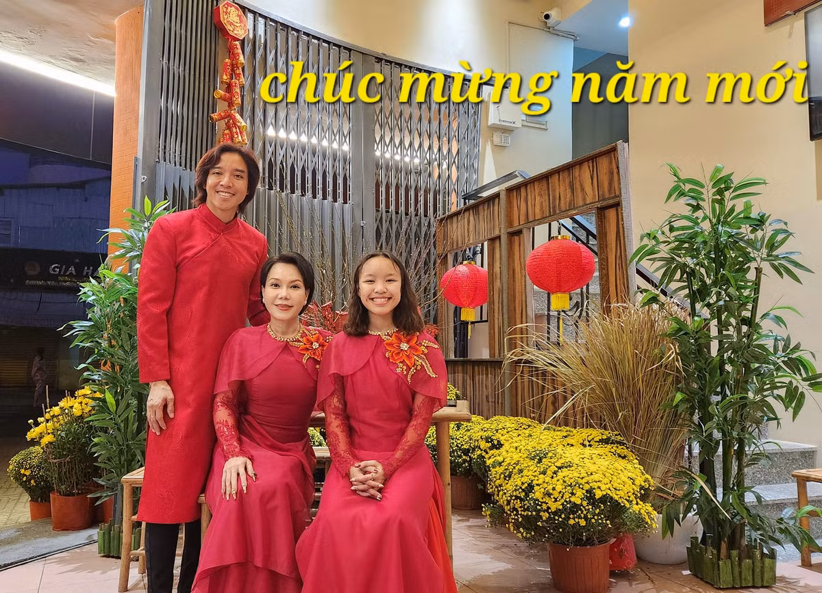 Vợ chồng Việt Hương hạnh phúc bên con gái cùng khối tài sản đáng ngưỡng mộ sau nhiều năm làm việc miệt mài.