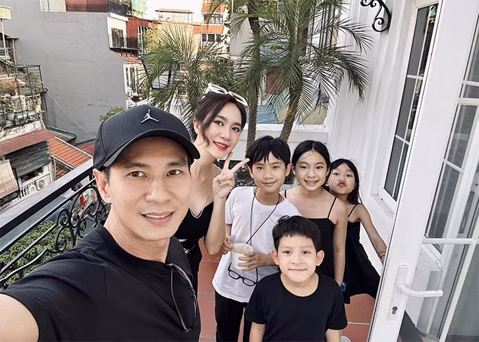 Sau 13 năm kết hôn, Lý Hải - Minh Hà có chung 4 nhóc tì, 2 trai, 2 gái.