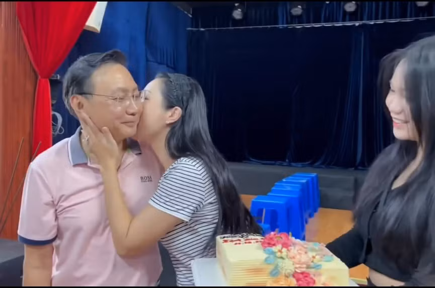 Hôn nhân của Trịnh Kim Chi và chồng Việt kiều đại gia - Hình 3 Hon nhan cua Trinh Kim Chi va chong Viet kieu dai gia-Hinh-3