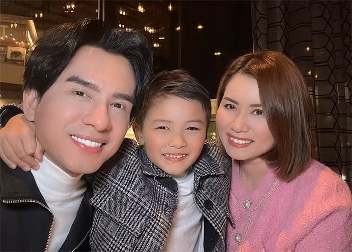 Sau ly hôn, cả hai vẫn giữ mối quan hệ vui vẻ để cùng nhau chăm sóc con trai. Đan Trường và Thủy Tiên thường xuyên đưa con đi chơi, du lịch.