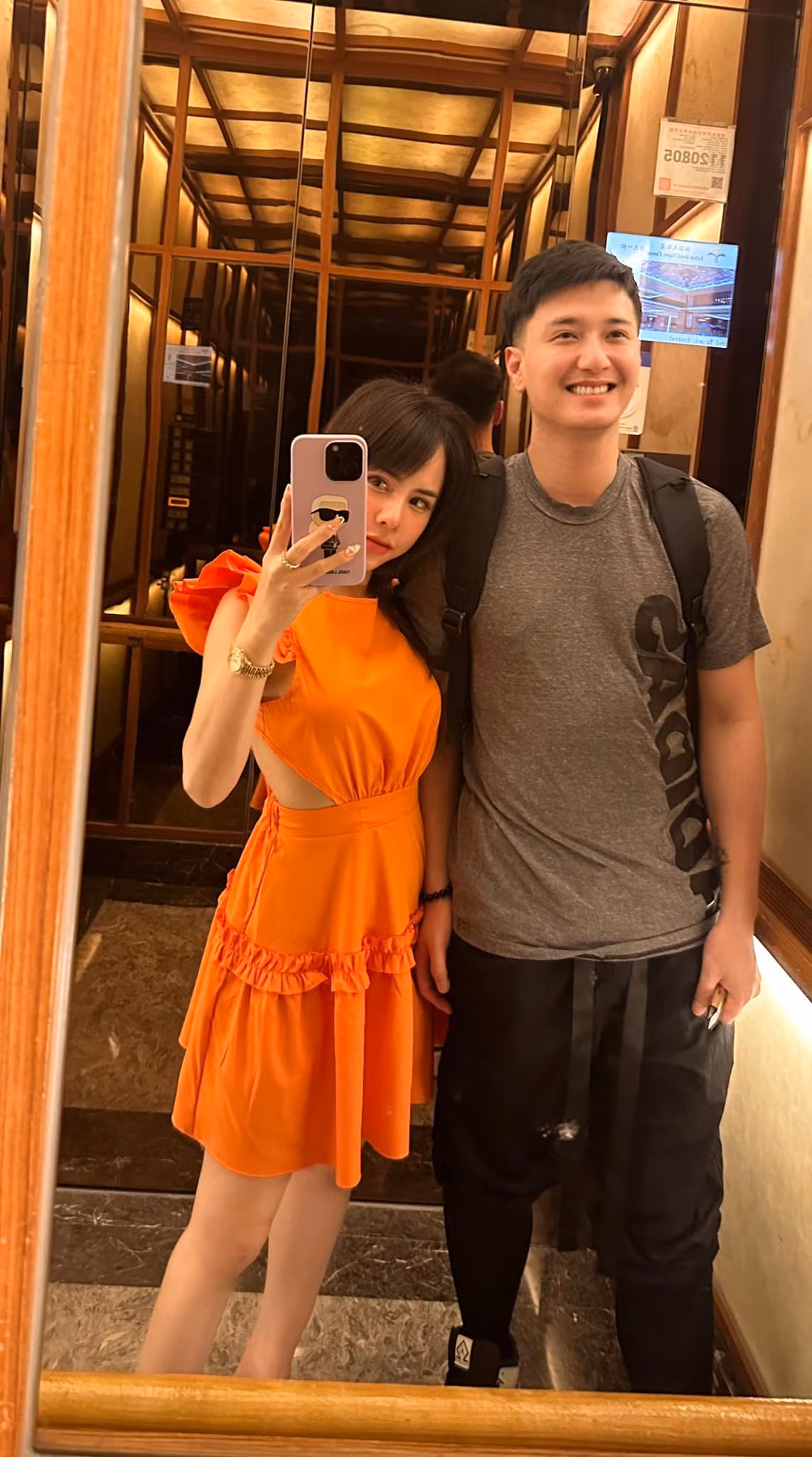 Khi được mọi người thắc mắc "lại mặc hở nữa rồi", Bạch Lan Phương chia sẻ bị bạn trai nhắc suốt.