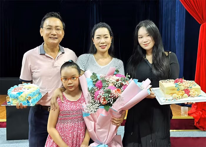 Gia đình hạnh phúc của Trịnh Kim Chi.