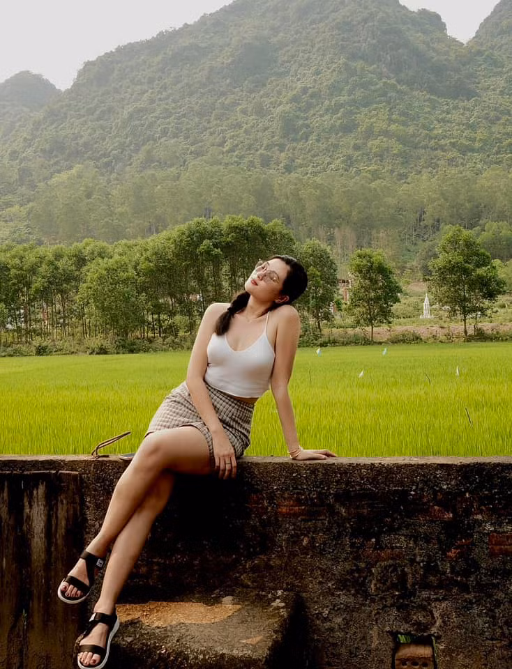 Mạc Anh Thư còn từng giành giải Á hậu 1 - Hoa hậu miền Hậu Giang 2017, Hoa khôi thời trang toàn quốc 2008...