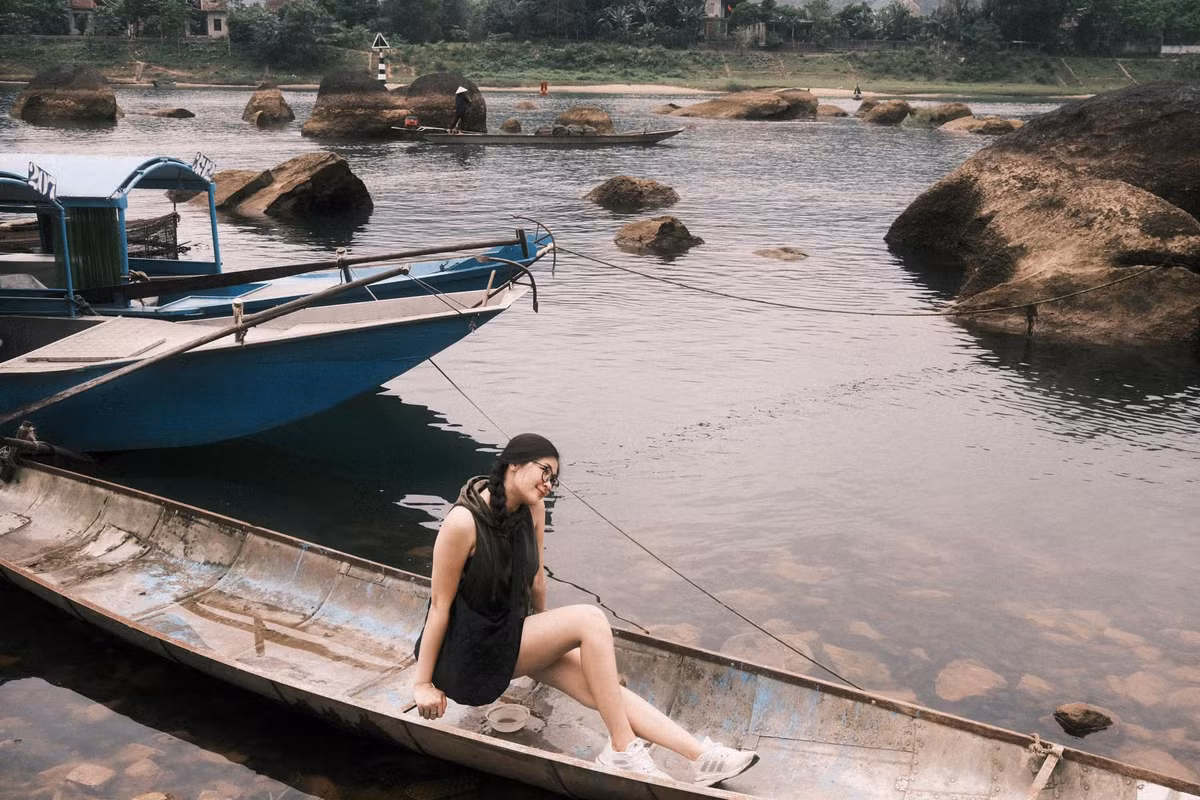 Vợ á hậu của Huy Khánh ngày càng trẻ trung, gợi cảm ở tuổi U40.