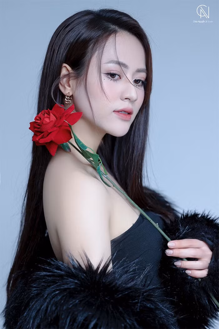 Việt Hoa ngày càng xinh, sự nghiệp phất như diều gặp gió Viet Hoa ngay cang xinh, su nghiep phat nhu dieu gap gio