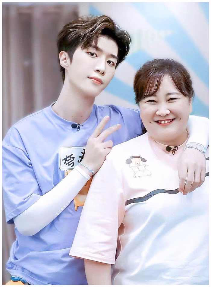 Trong show "Thanh xuân hoàn du ký", hai nghệ sĩ thường xuyên được gán ghép và không ngại vào vai tình nhân.