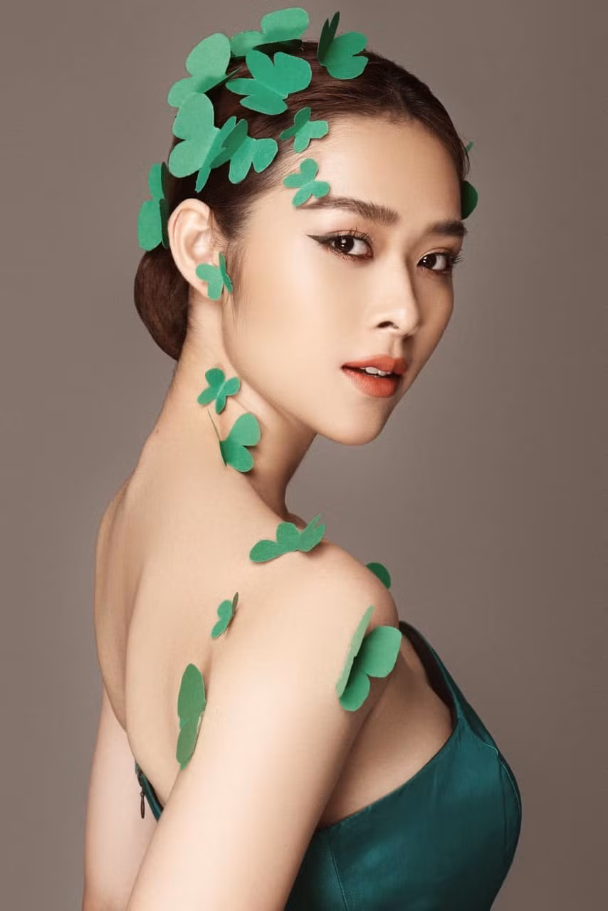 Xa rời phim trường một thời gian dài, sự trở lại của nữ chính trong "Lật mặt 6: Tấm vé định mệnh" khiến cô nhận được nhiều sự quan tâm.