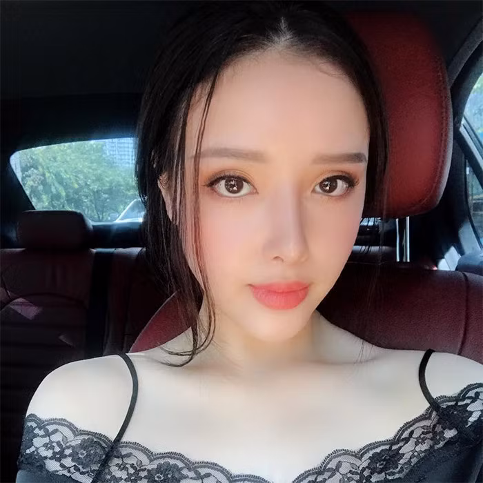 Hiện Ngọc Phượng là mẹ của hai nhóc tì và đang kinh doanh mỹ phẩm.