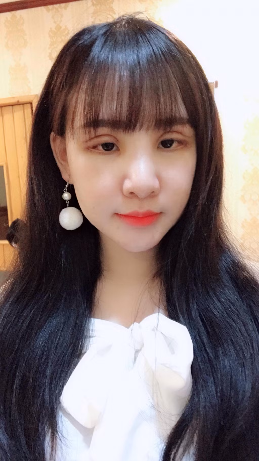 Vốn gây sốt với nhan sắc xinh đẹp như búp bê, thế nhưng Yến Tatoo vẫn tìm đến "dao kéo" vì tự ti với đôi mắt nhỏ và nếp mí hơi sụp. Cô cũng sửa lại dáng mũi để có gương mặt Tây hơn. Ảnh: Vietnammoi.