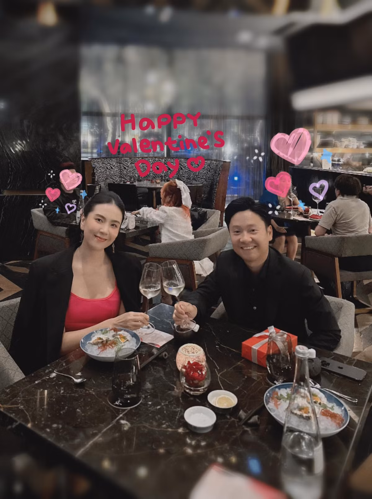 Cuộc sống hôn nhân hạnh phúc bên ông xã Lê Hoài Nam khiến Mai Ngọc lúc nào cũng như nàng công chúa sống trong nhung lụa, được yêu thương và chiều chuộng.