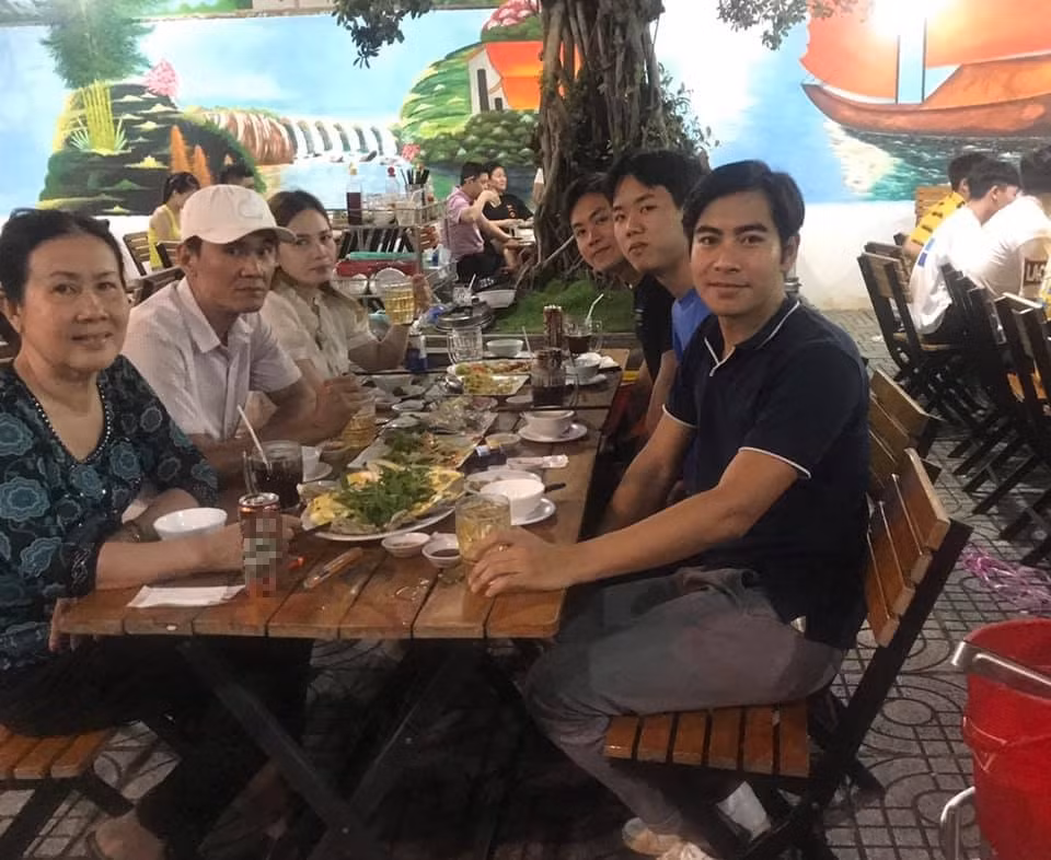Dịp sinh nhật anh trai của Ngọc Lan, anh cũng có mặt.