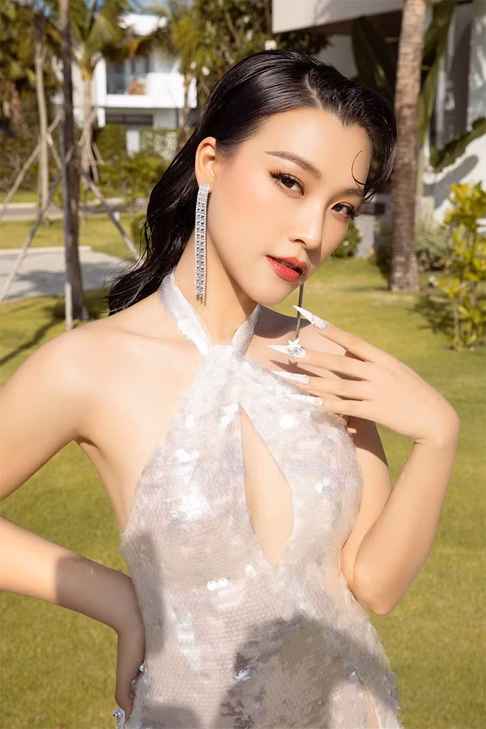 Tâm lý ổn định, công việc hanh thông nên nhan sắc của người đẹp sinh năm 1990 ngày càng thăng hạng.