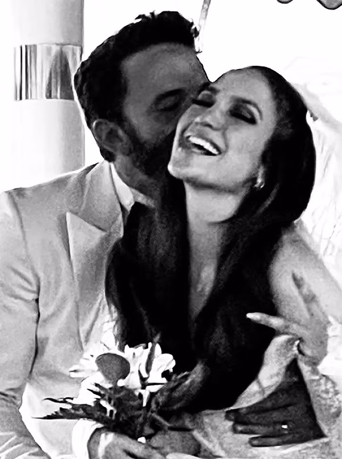 Ngày 16/7/2022, Jennifer Lopez và Ben Affleck tổ chức đám cưới. (Ảnh: On The Jlo)