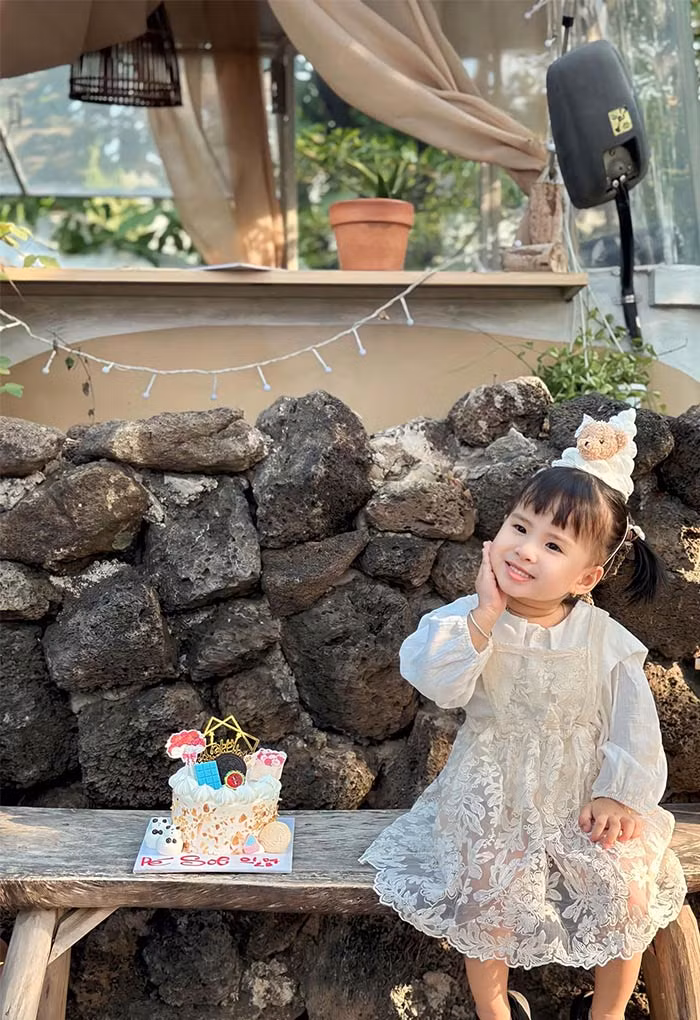 Bé Sol tên thật là Yên Đan, sinh ngày 1/4/2021.