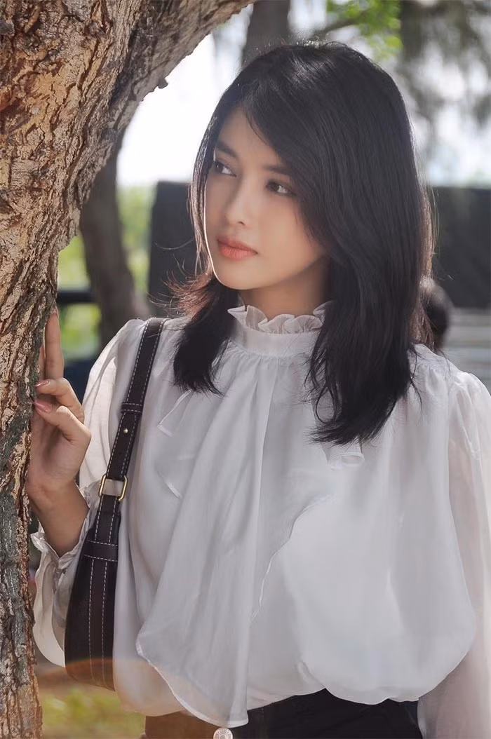 Nét mặt của nữ diễn viên "Kiều" ngày càng tự nhiên, thanh thoát hơn sau "dao kéo".