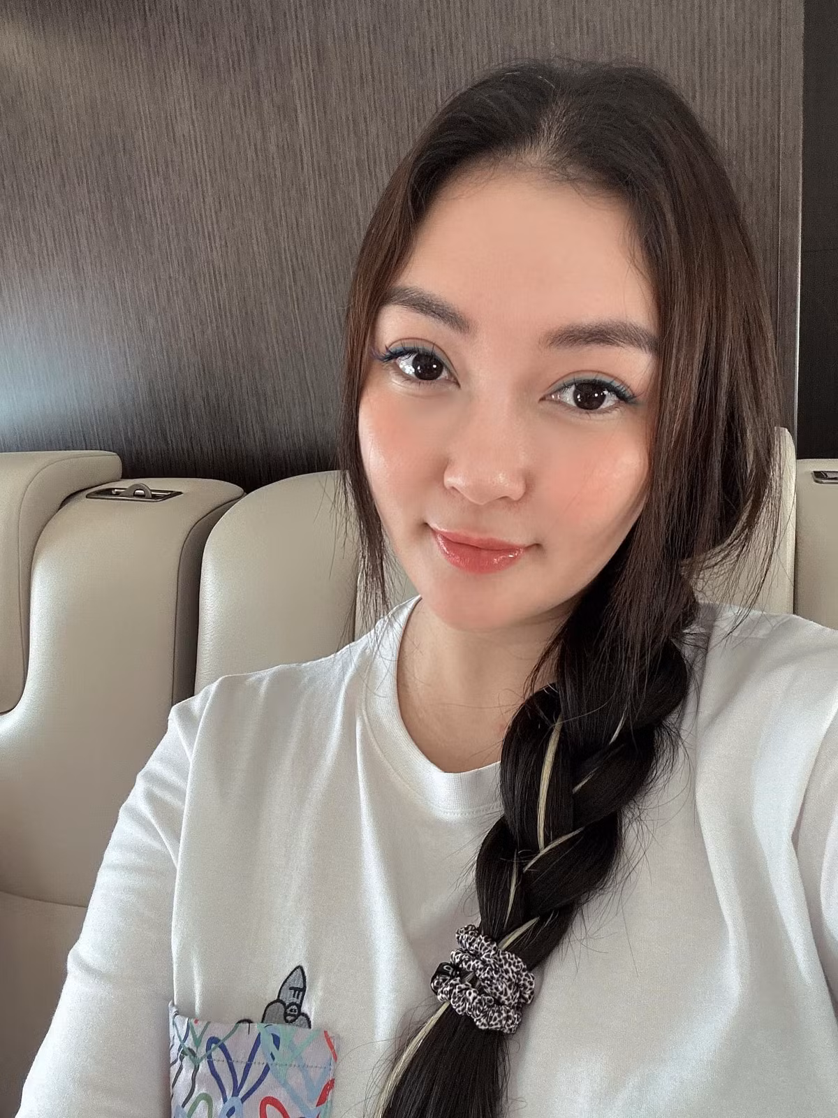 Hoa hau Nguyen Thi Huyen sau gan 20 nam dang quang