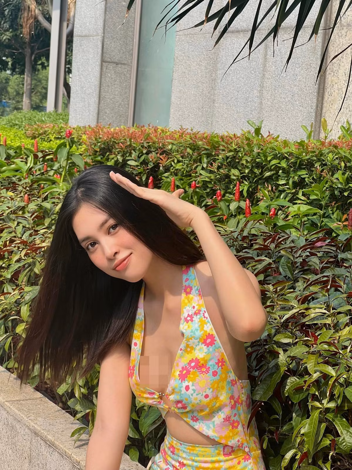 Trên trang cá nhân, Hoa hậu Tiểu Vy đăng ảnh khoe vẻ đẹp dịu dàng, nhẹ nhàng, nhưng cũng không kém phần gợi cảm.