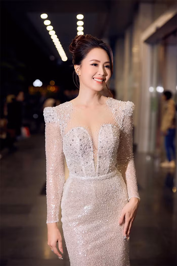 Đã bước vào tuổi 40 nhưng Hồng Diễm trẻ đẹp hơn so với tuổi rất nhiều.