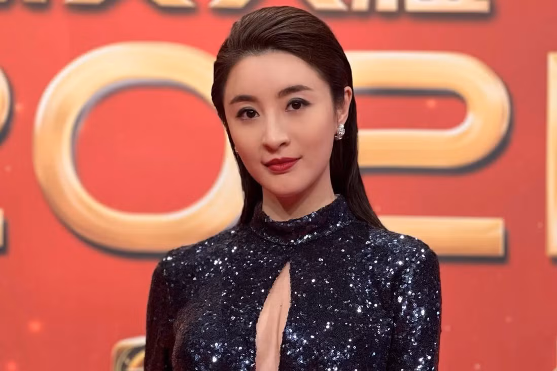 Nữ diễn viên từng tham gia nhiều bộ phim như: "Thừa thắng truy kích", "Nghịch duyên", "Mười hai truyền thuyết"... Năm 2021, vai nữ chính trong phim "Battle of the Seven Sisters" (Thất tiên nữ) giúp Lâm Hạ Vy giành giải Nữ diễn viên chính xuất sắc nhất tại Lễ trao giải TVB.