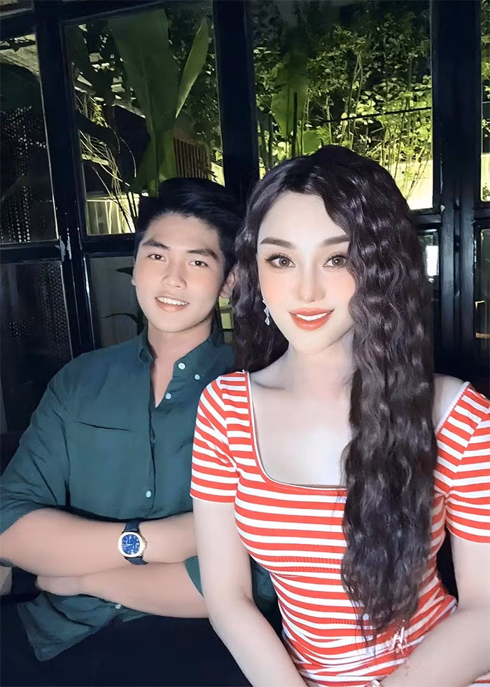 Lâm Khánh Chi chia sẻ, Phạm Giang hiền lành, chân thành và là người giúp cô có thêm động lực "tân trang" nhan sắc.