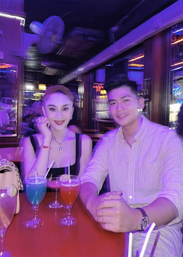 Nhiều người hâm mộ mong muốn Lâm Khánh Chi sớm tìm được người đàn ông của đời mình sau khi chia tay chồng trẻ Phi Hùng vào năm 2021.