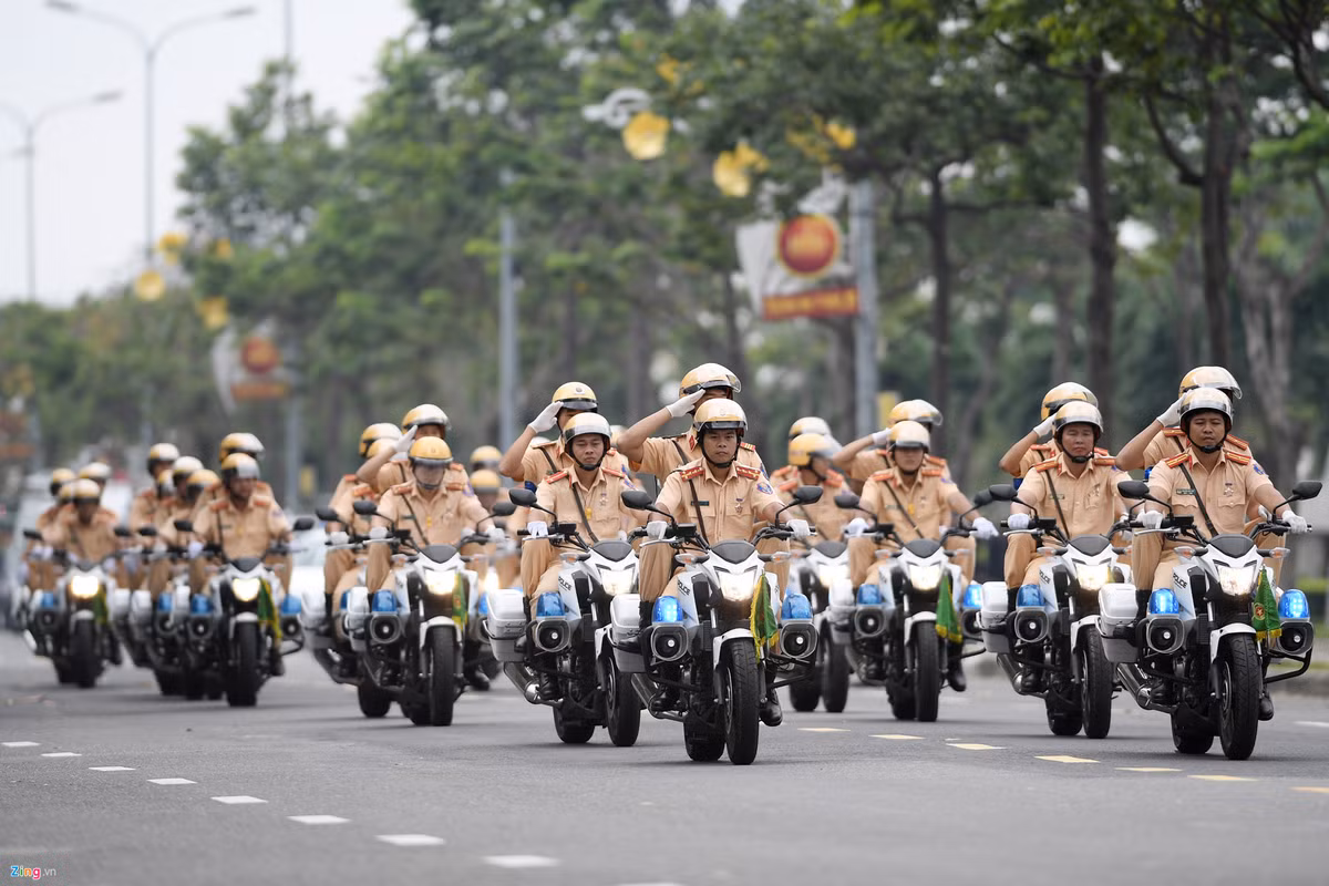 Tu ket Asian Cup 2019: CSGT Ha Noi “tung” 100% quan so ra duong