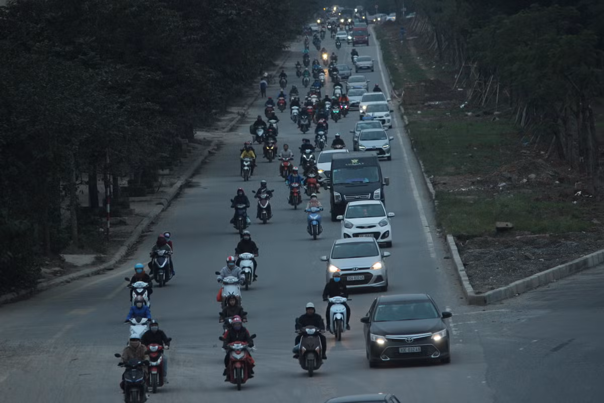 Cuối giờ chiều nay (1/1/2019), hàng nghìn người dân khắp các tỉnh thành bắt đầu đổ về TP Hà Nội sau kỳ nghỉ Tết Dương lịch 2019.