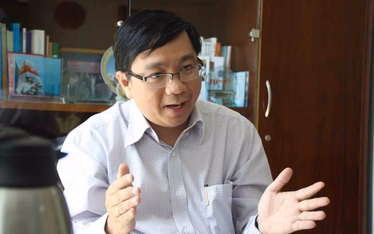 Ông Đỗ Minh Hoàng, Chánh văn phòng Sở GD-ĐT TP.HCM khẳng định bản chất bộ SGK của TP.HCM nhưng thực chất là do Sở GD-ĐT TP.HCM phối hợp với NXB giáo dục Việt Nam thực hiện (Ảnh: Lê Huyền)