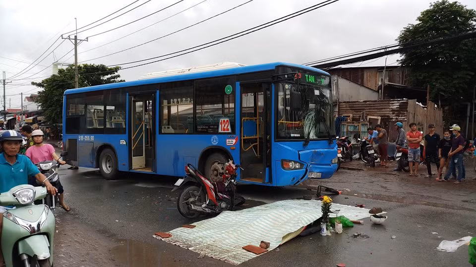Hien truong xe may tong truc dien xe buyt dip nghi le 2/9-Hinh-2