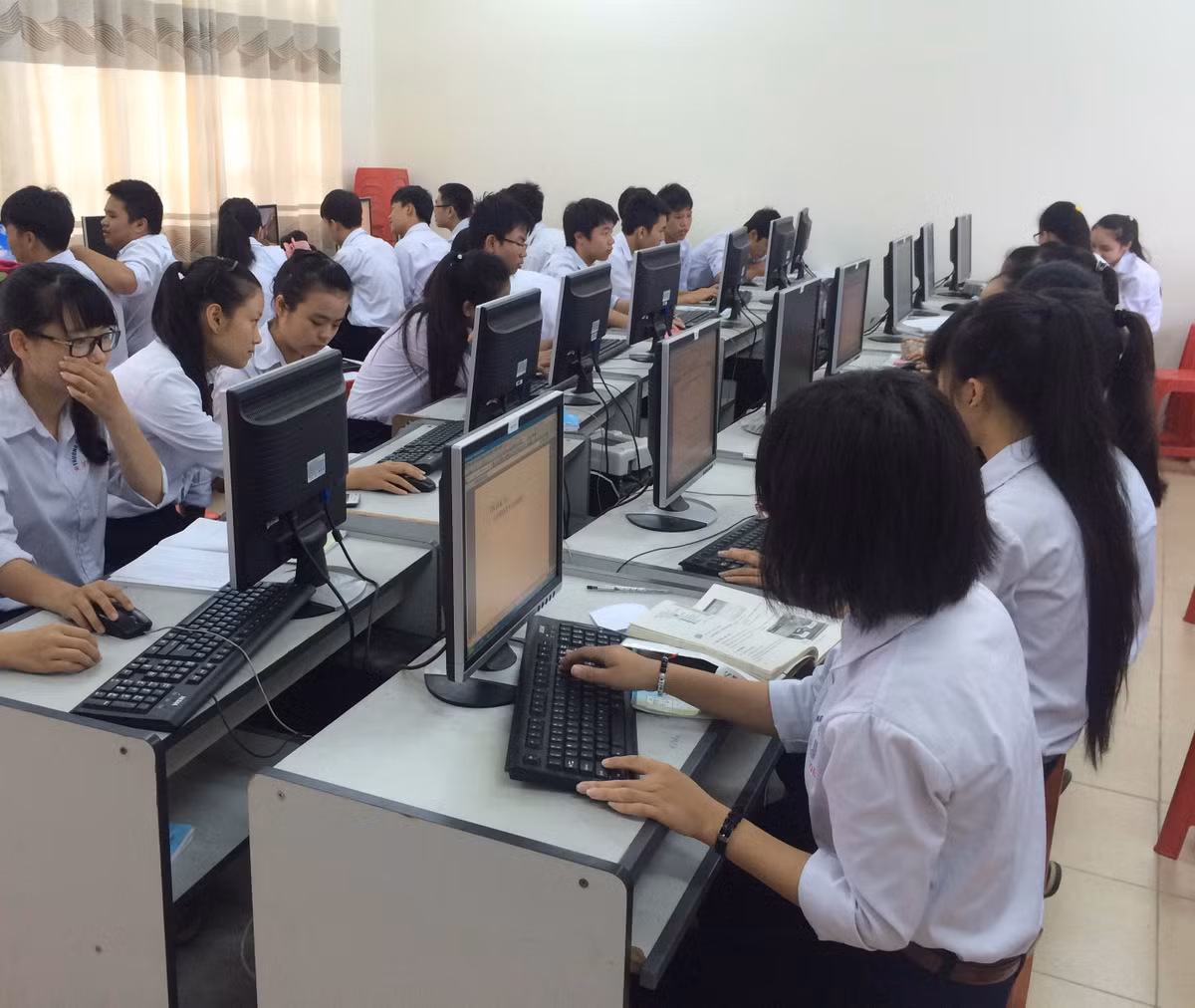 Bo sung 27.850 bien che: Uu tien tuyen dung giao vien mon hoc nao?