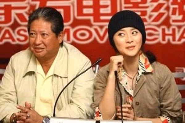 Trong đoạn đường đời của Phạm Băng Băng, sẽ là thiếu sót nếu không kể đến quan hệ đầy ồn ào của cô với Hồng Kim Bảo.