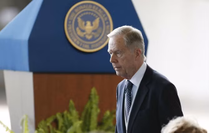 Cựu Thống đốc bang California Pete Wilson.