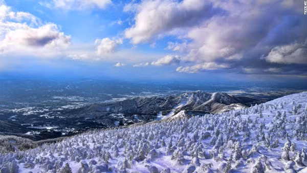 Khu nghỉ dưỡng trượt tuyết Zao Onsen của tỉnh Yamagata là khu nghỉ dưỡng trượt tuyết lớn nhất Nhật Bản.