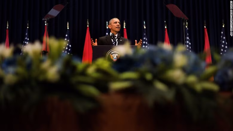 Tổng thống Obama phát biểu tại Trung tâm Hội nghị Quốc gia ở Hà Nội trưa 24/5. Ảnh CNN.
