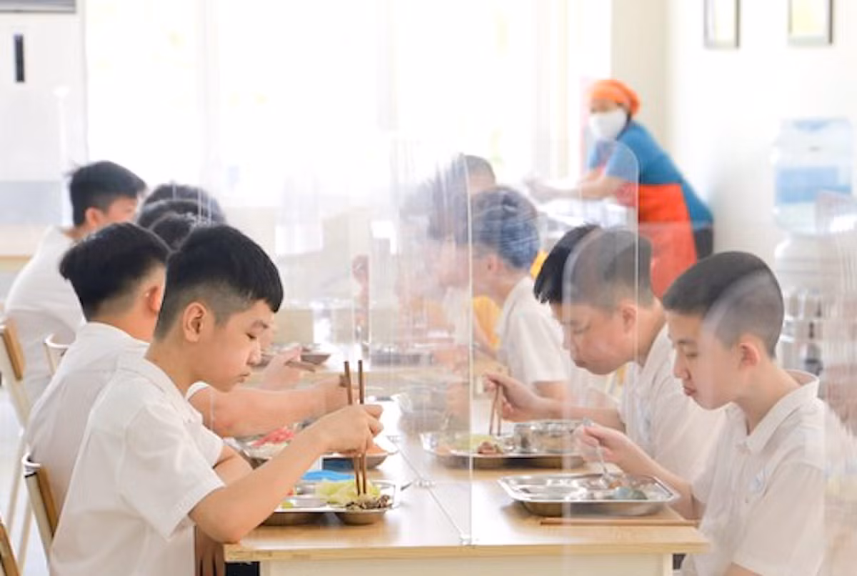 Ha Noi kiem soat chat nguon goc thuc pham bua an ban tru