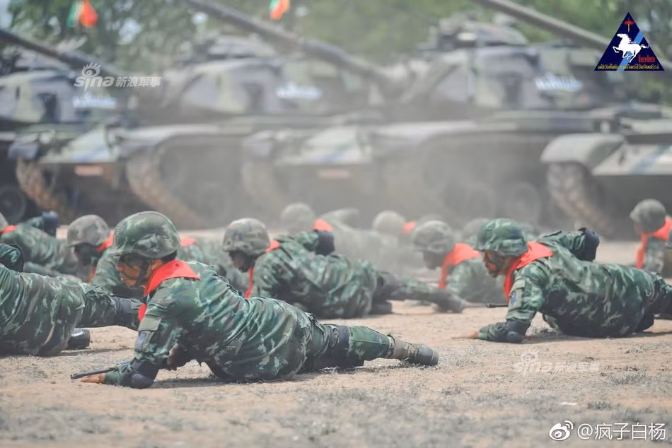 Trước khi mua T-84 Oplot-T và VT-4, những chiếc M60A3 Patton được coi là loại tăng hiện đại nhất của Quân đội Hoàng gia Thái Lan. Hiện họ có trong tay 125 chiếc M60A3 và 53 chiếc M60A1.Nguồn ảnh: Sina