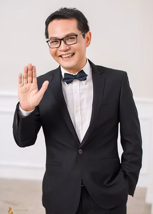 Vốn kín tiếng nên đến cuối năm 2018, Trung Hiếu mới chia sẻ thông tin kết hôn. Về vợ sắp cưới, nam nghệ sĩ khen nửa kia chín chắn, trưởng thành. Ảnh: Lê Chí Linh